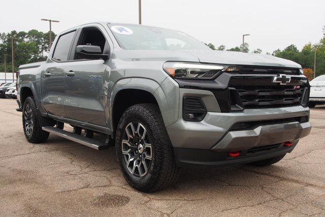 Used 2024 Chevrolet Colorado Z71 w/ Z71 Convenience Package 2 image 7