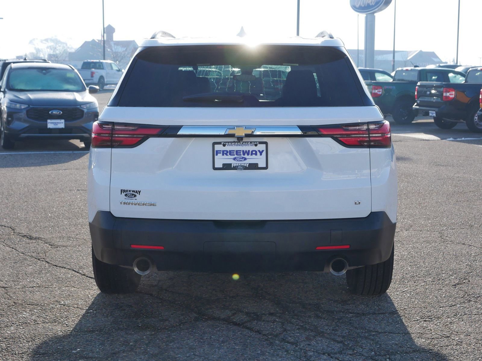 Used 2023 Chevrolet Traverse LT image 3