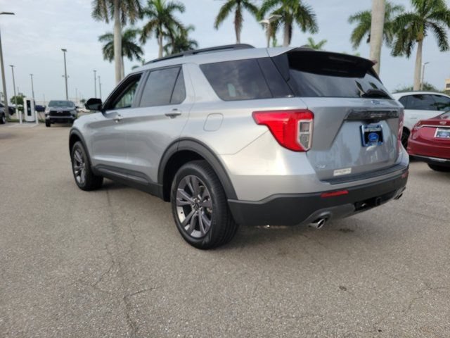 Certified 2022 Ford Explorer XLT w/ Equipment Group 202A AWD/4WD image 4