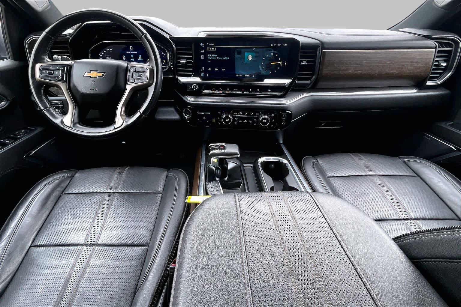 Used 2023 Chevrolet Silverado 1500 High Country w/ Z71 Off-Road Package AWD/4WD image 16