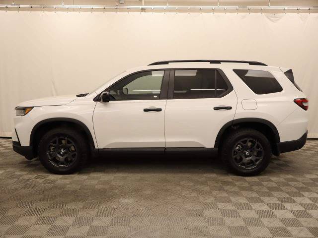 Used 2025 Honda Pilot TrailSport image 25