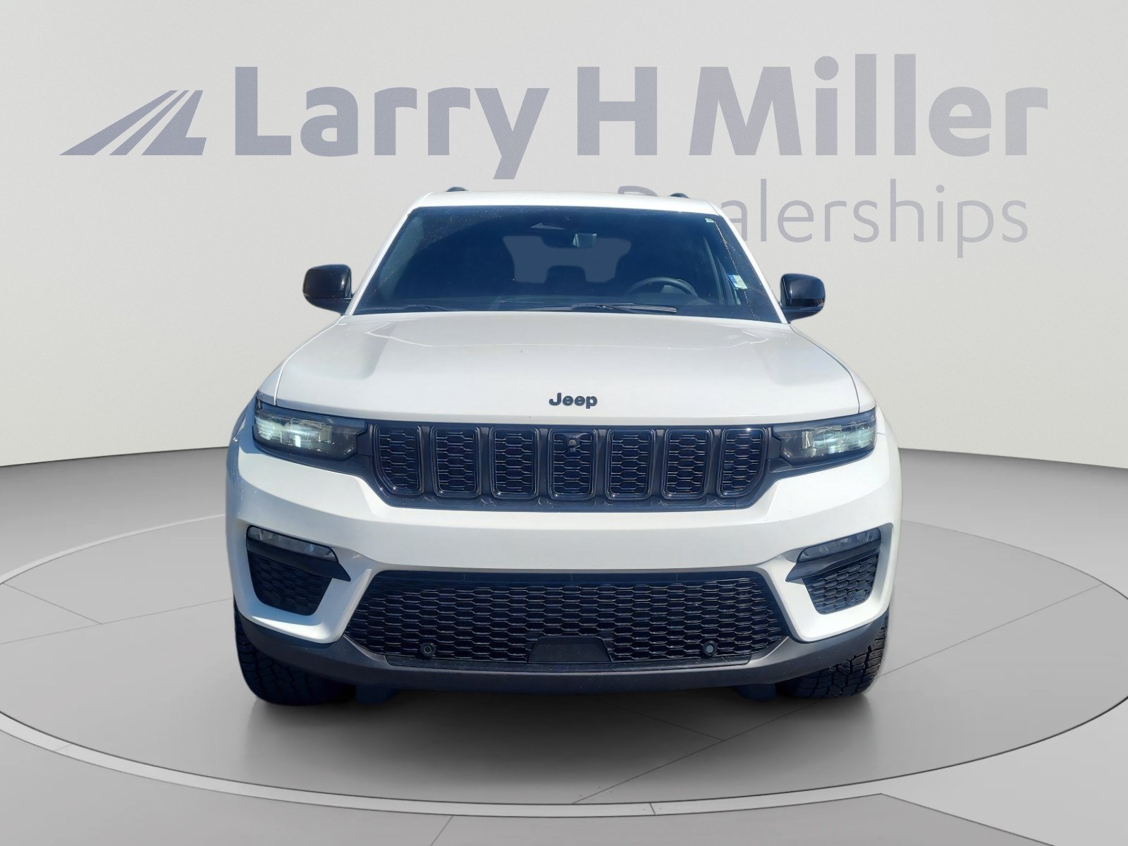 Used 2024 Jeep Grand Cherokee Limited w/ Luxury Tech Group II AWD/4WD image 8