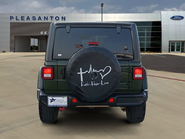 Used 2021 Jeep Wrangler Unlimited Rubicon w/ Cold Weather Group AWD/4WD image 4