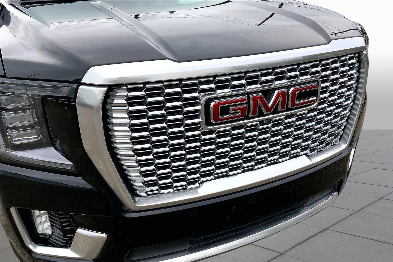 Used 2024 GMC Yukon XL Denali AWD/4WD image 30