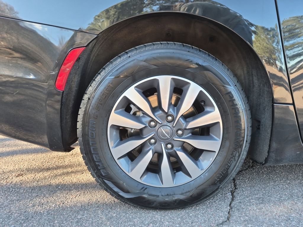 Used 2024 Chrysler Pacifica Select image 35