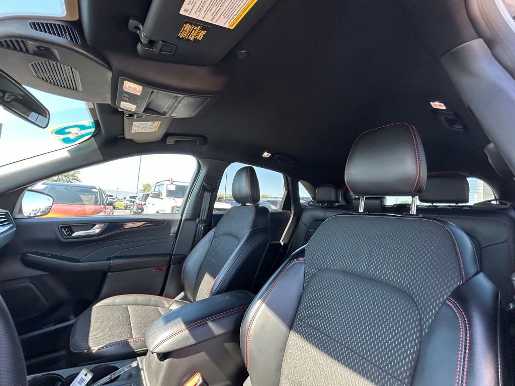 Certified 2025 Ford Escape ST-Line w/ Tech Pack #1 AWD/4WD image 16
