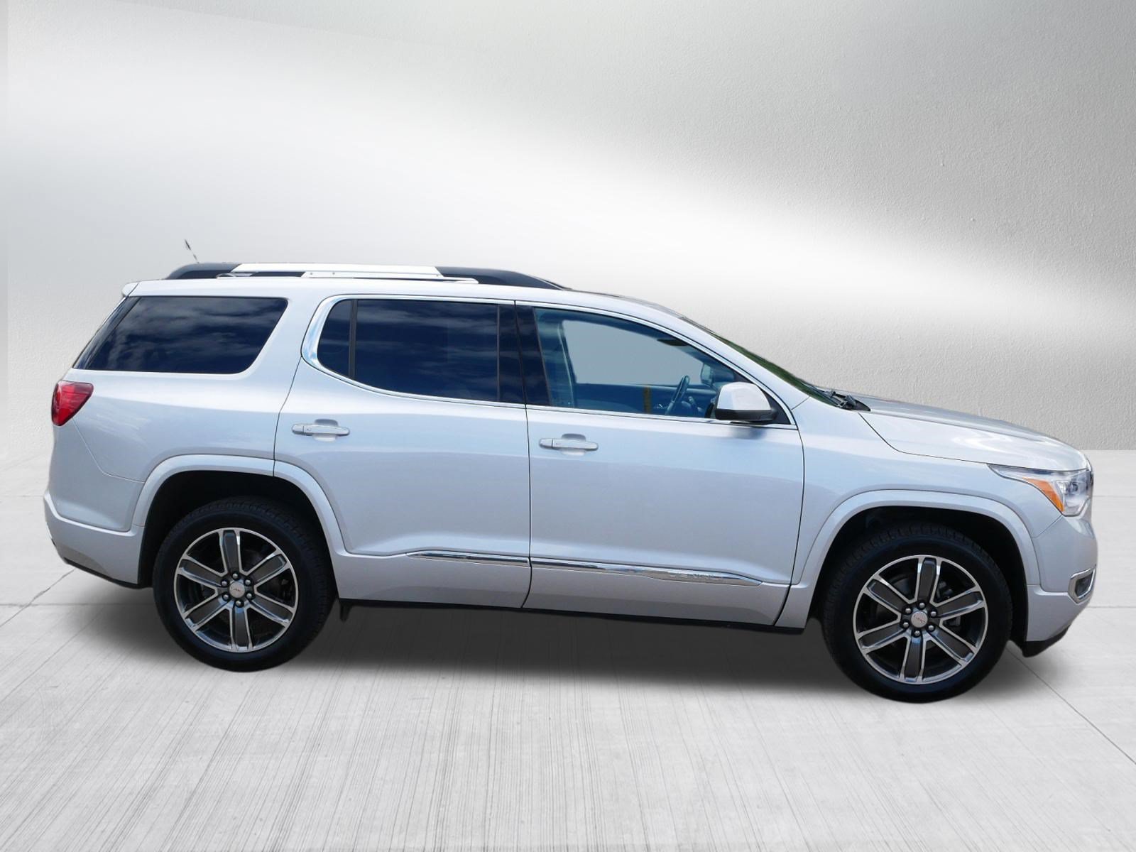 Used 2018 GMC Acadia Denali w/ Technology Package AWD/4WD image 8