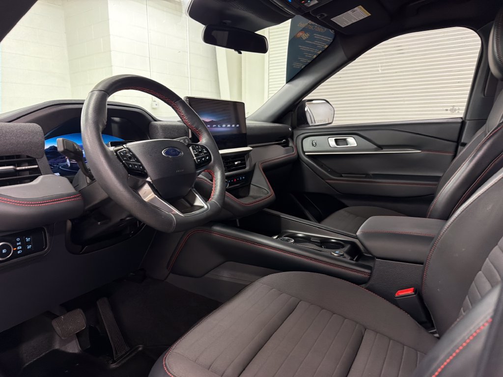 Certified 2025 Ford Explorer ST-Line RWD image 6