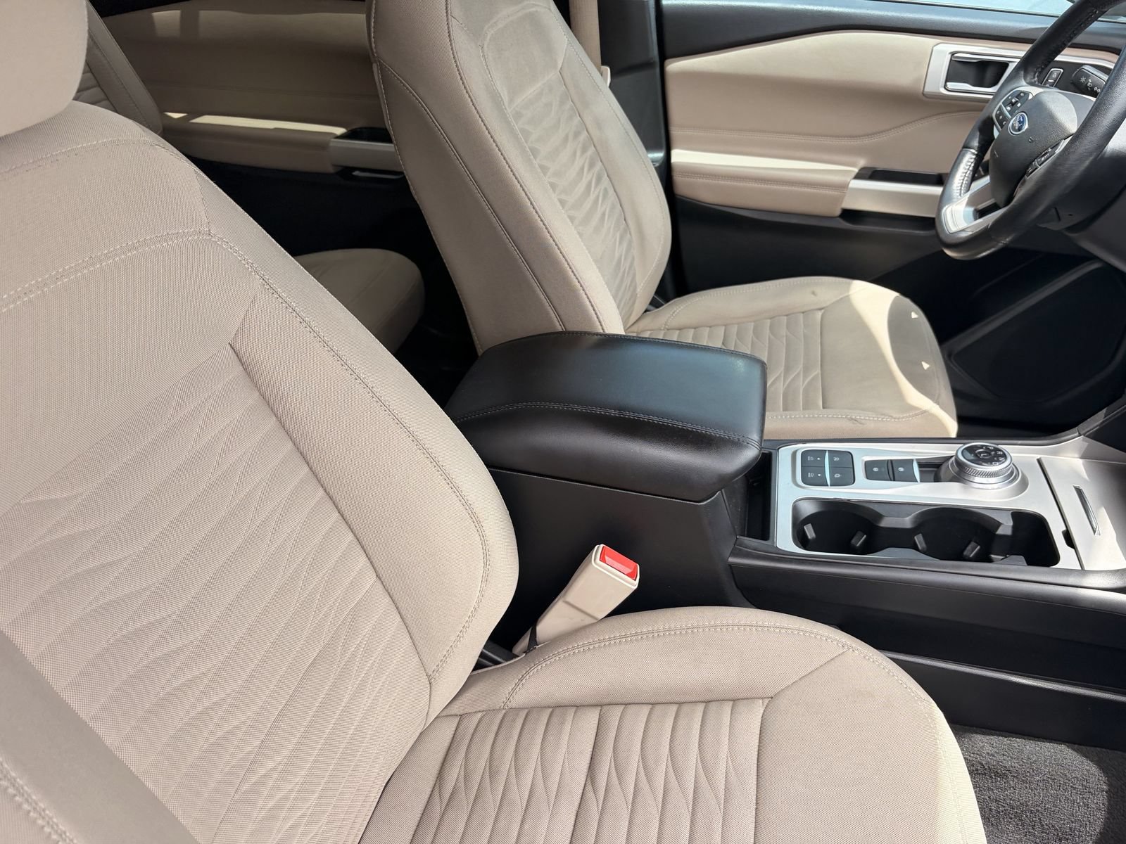 Certified 2021 Ford Explorer XLT RWD image 10