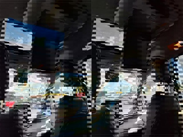 Used 2023 Toyota Sienna Platinum image 18