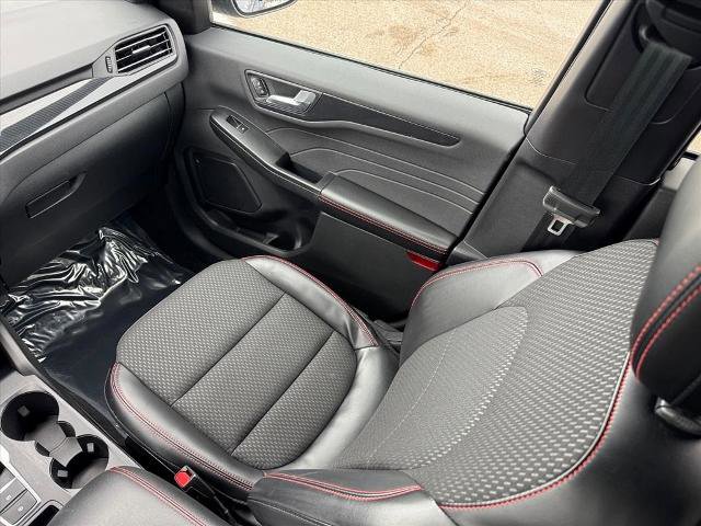 Certified 2023 Ford Escape ST-Line w/ Tech Pack #1 image 18