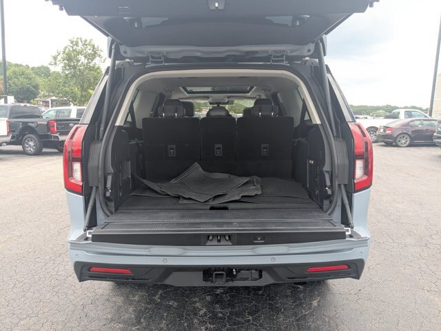Certified 2025 Ford Expedition Max Active RWD image 9