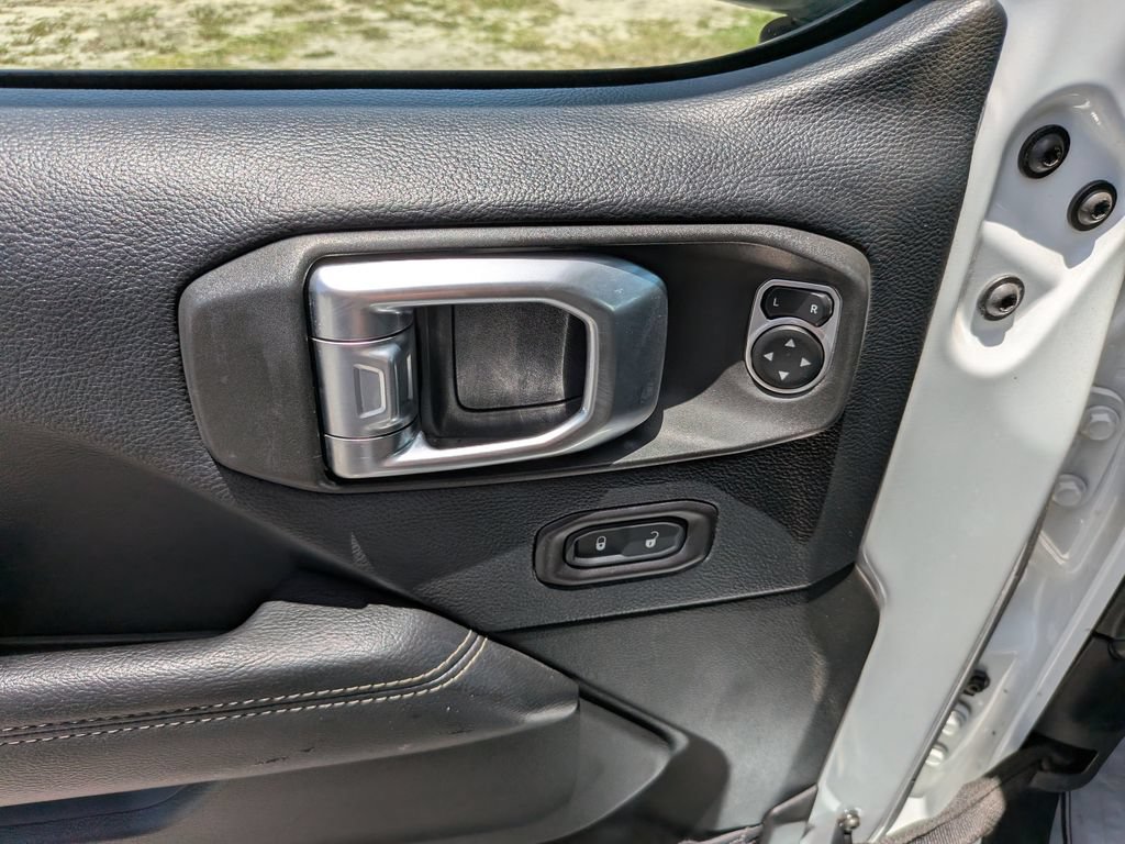 Used 2018 Jeep Wrangler Unlimited Rubicon AWD/4WD image 21