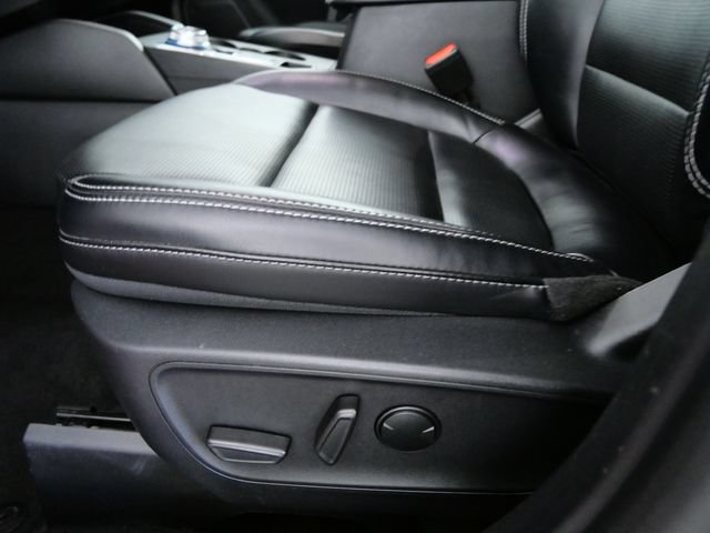Certified 2025 Ford Escape Platinum AWD/4WD image 17