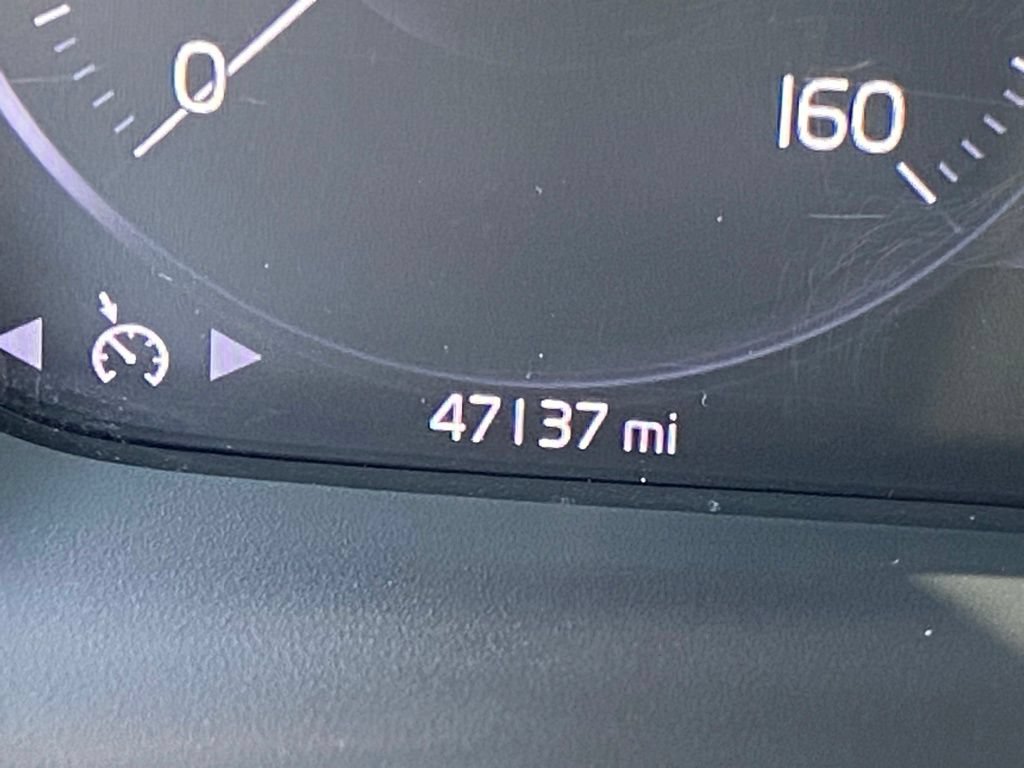Used 2021 Volvo XC40 T4 Momentum FWD image 14