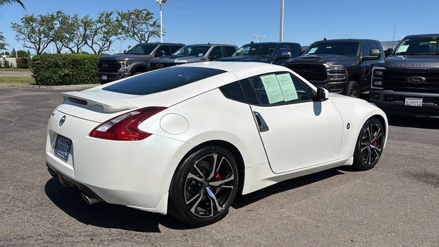 Used 2018 Nissan 370Z Coupe RWD image 3