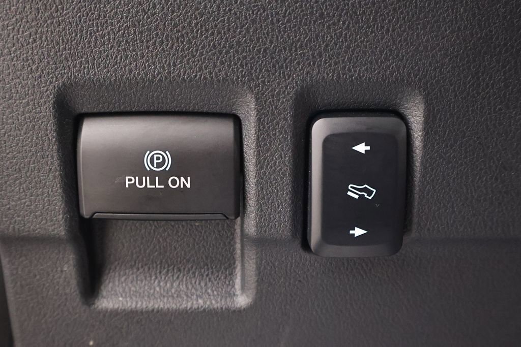 Certified 2025 Ford F350 Lariat w/ Lariat Ultimate Package AWD/4WD image 31