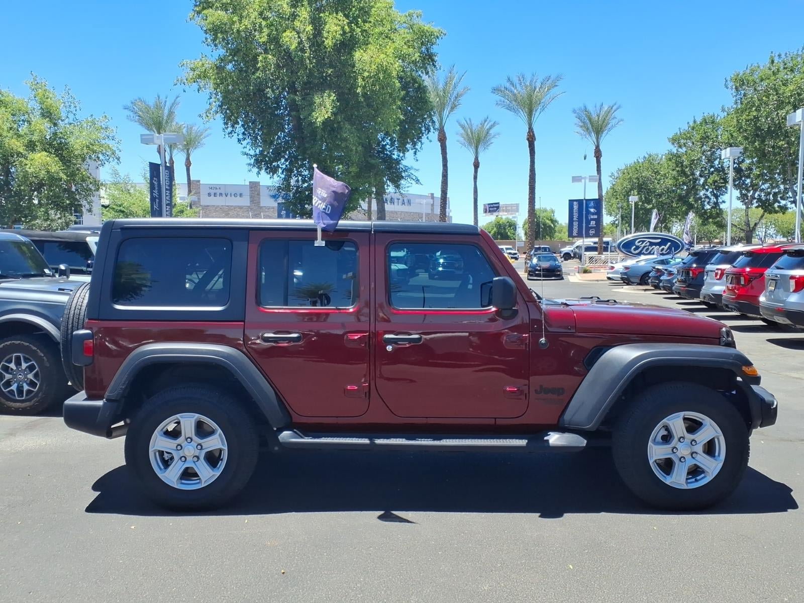 Used 2021 Jeep Wrangler Unlimited Sport AWD/4WD image 3