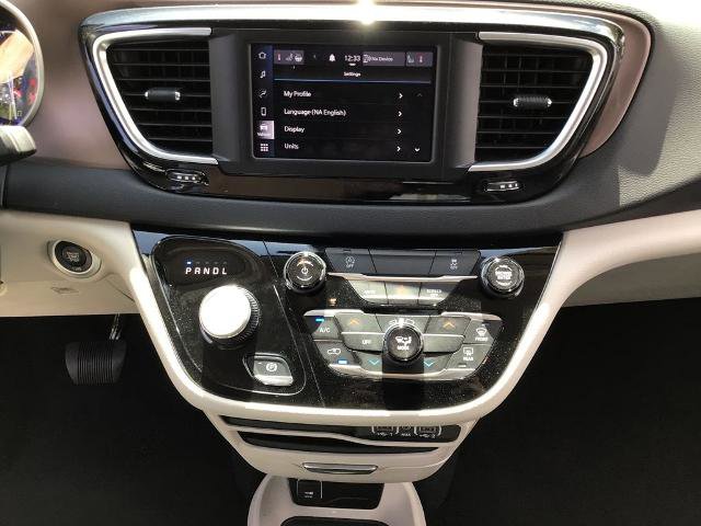 Used 2024 Chrysler Voyager LX FWD image 23