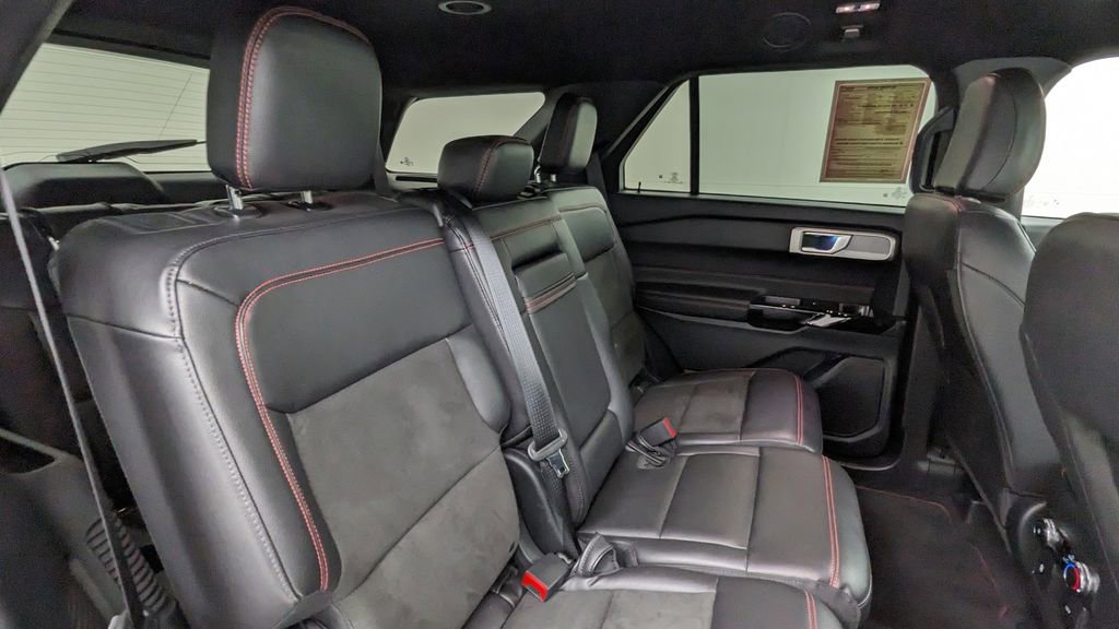 Certified 2023 Ford Explorer ST-Line AWD/4WD image 40