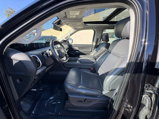 Certified 2025 Ford Expedition Active AWD/4WD image 13