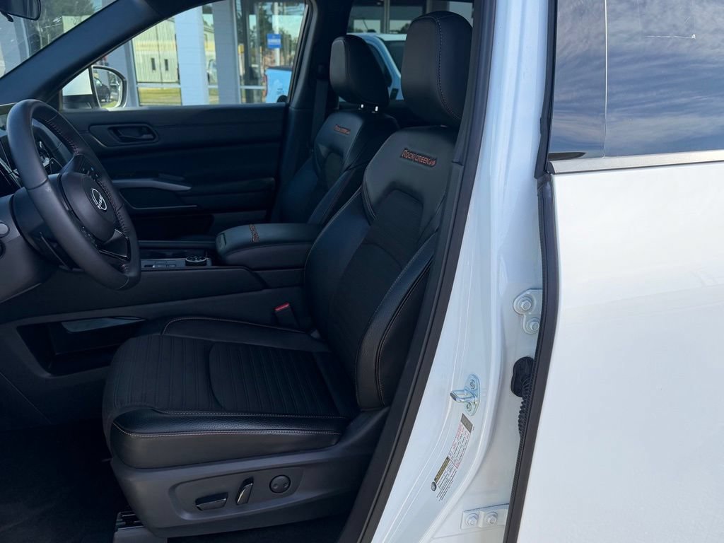 Used 2024 Nissan Pathfinder Rock Creek AWD/4WD image 9