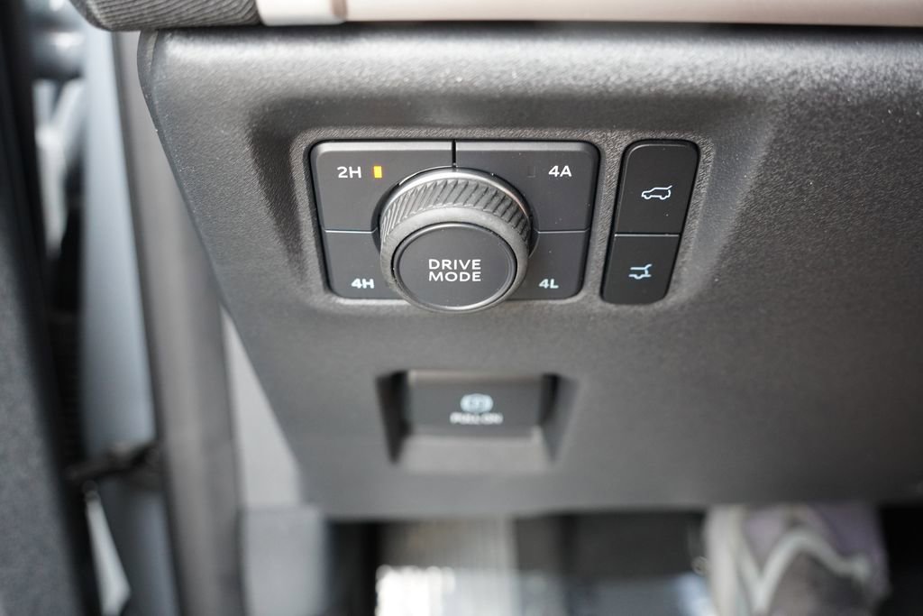 Certified 2025 Ford Expedition Active AWD/4WD image 30