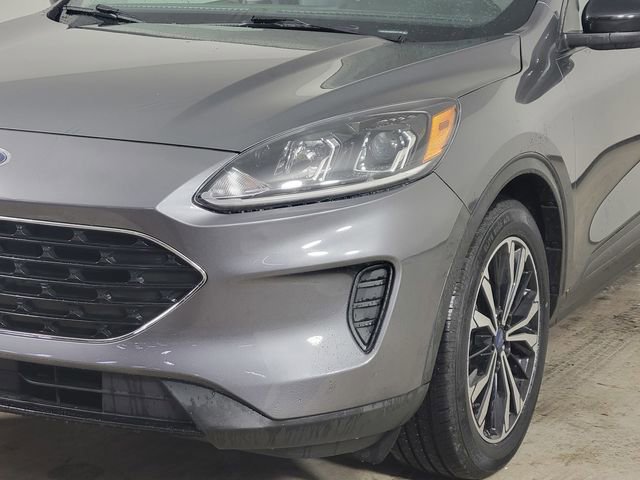 Certified 2022 Ford Escape SE w/ SE Sport Appearance Package FWD image 9