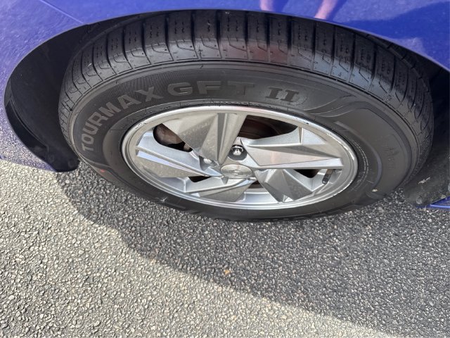 Used 2024 Hyundai Elantra SE FWD image 19