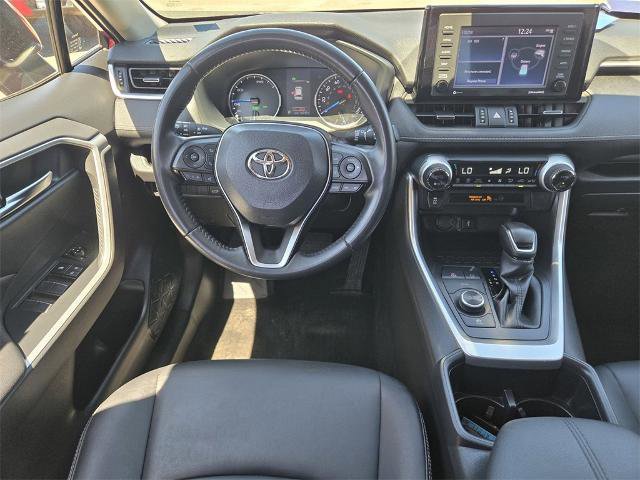Used 2022 Toyota RAV4 XLE Premium image 14