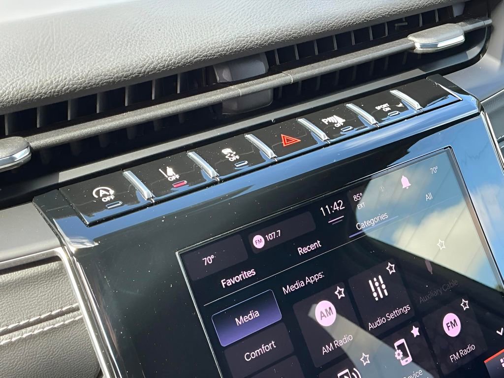 Used 2025 Jeep Grand Cherokee Laredo w/ Trailer Tow Package image 38