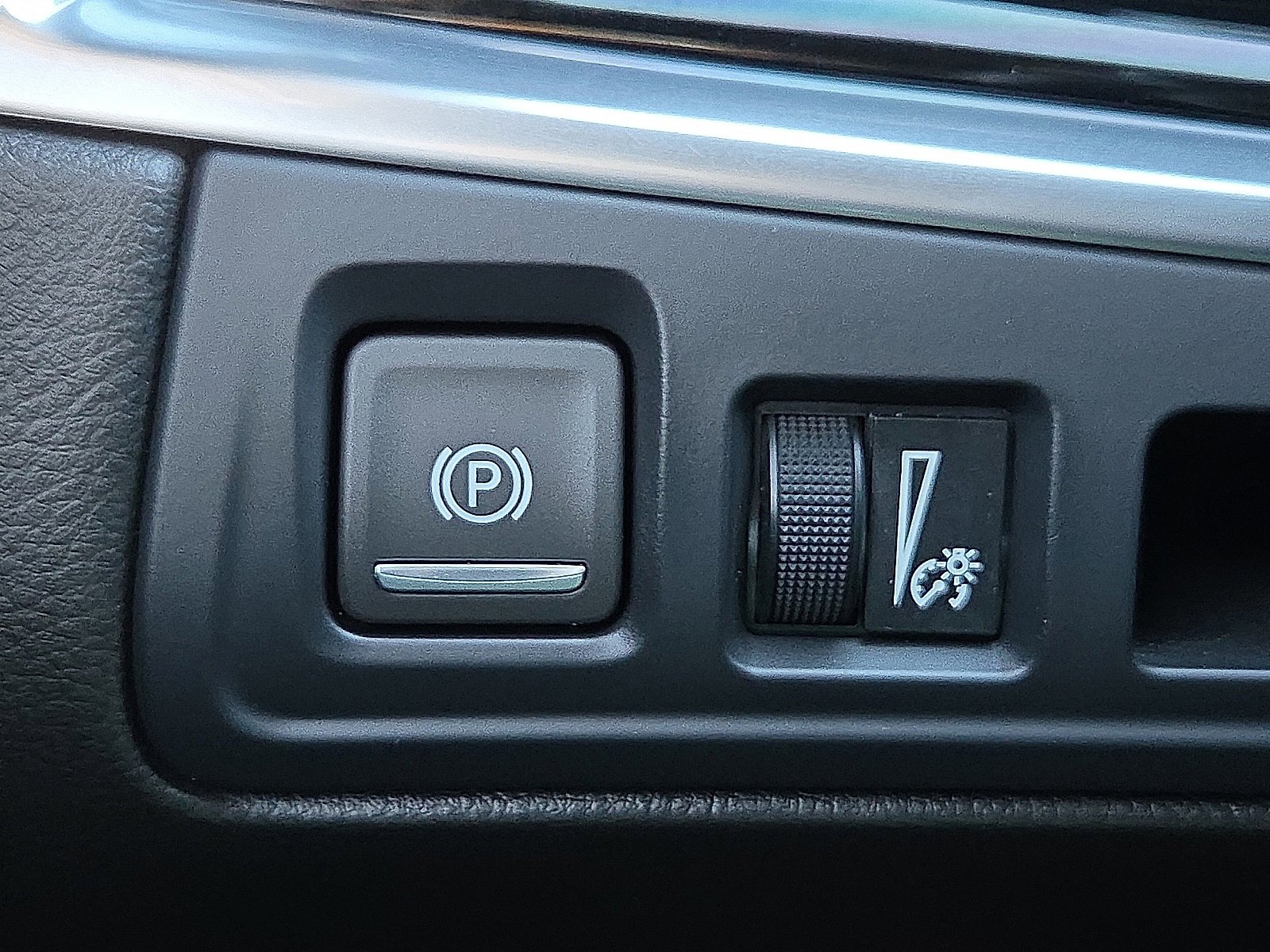 Used 2024 Cadillac XT6 Luxury image 21