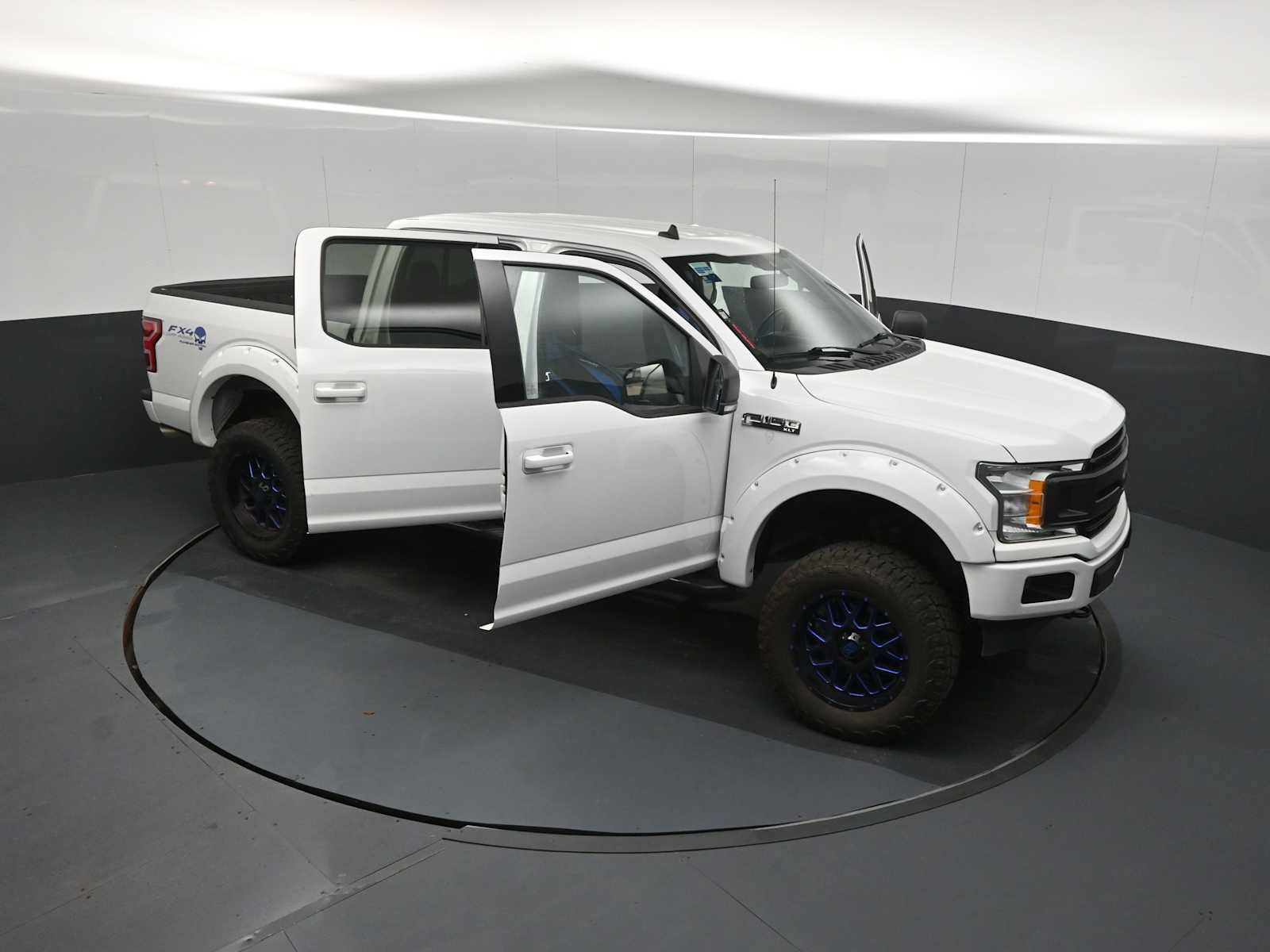 Certified 2019 Ford F150 XLT w/ Equipment Group 302A Luxury AWD/4WD image 25