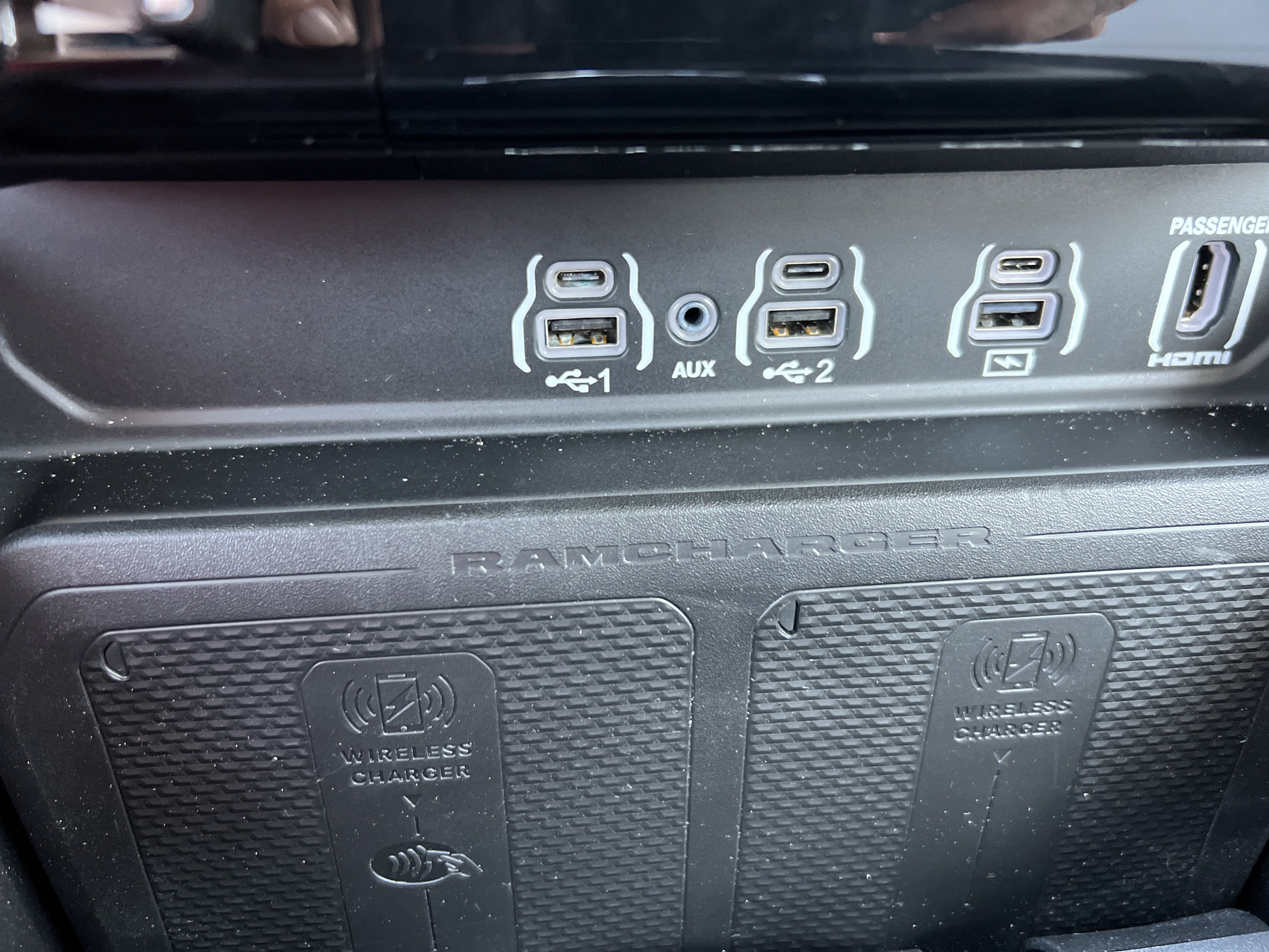 Used 2025 RAM 1500 Laramie AWD/4WD image 31
