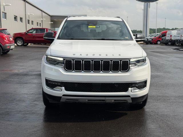 Used 2024 Jeep Wagoneer L Series II w/ Flexible Seating Group AWD/4WD image 2