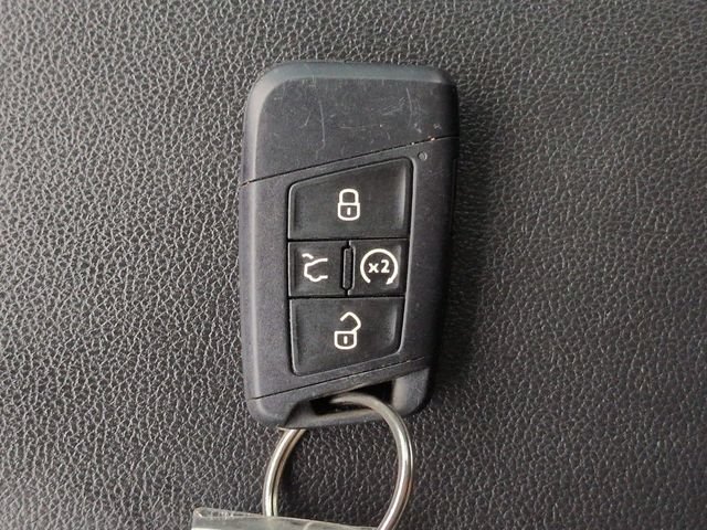 Used 2022 Volkswagen Tiguan SE w/ Panoramic Sunroof Package FWD image 33