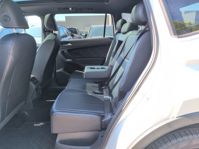 Used 2022 Volkswagen Tiguan SE R-Line AWD/4WD image 33