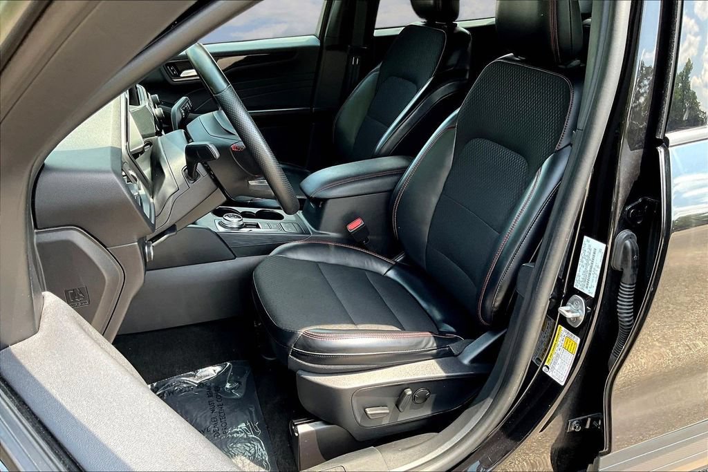 Certified 2025 Ford Escape ST-Line FWD image 23