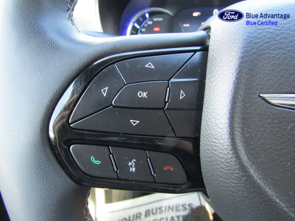 Used 2022 Chrysler Pacifica Limited w/ Uconnect Theater Family Group FWD image 34
