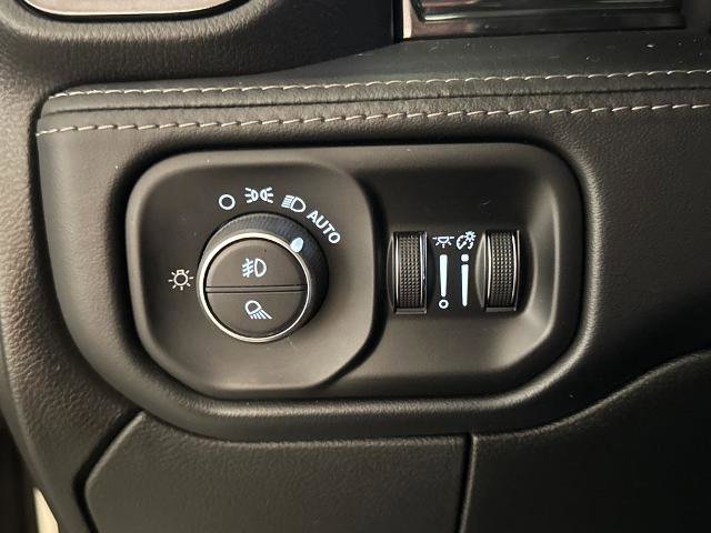 Used 2022 RAM 2500 Limited AWD/4WD image 21