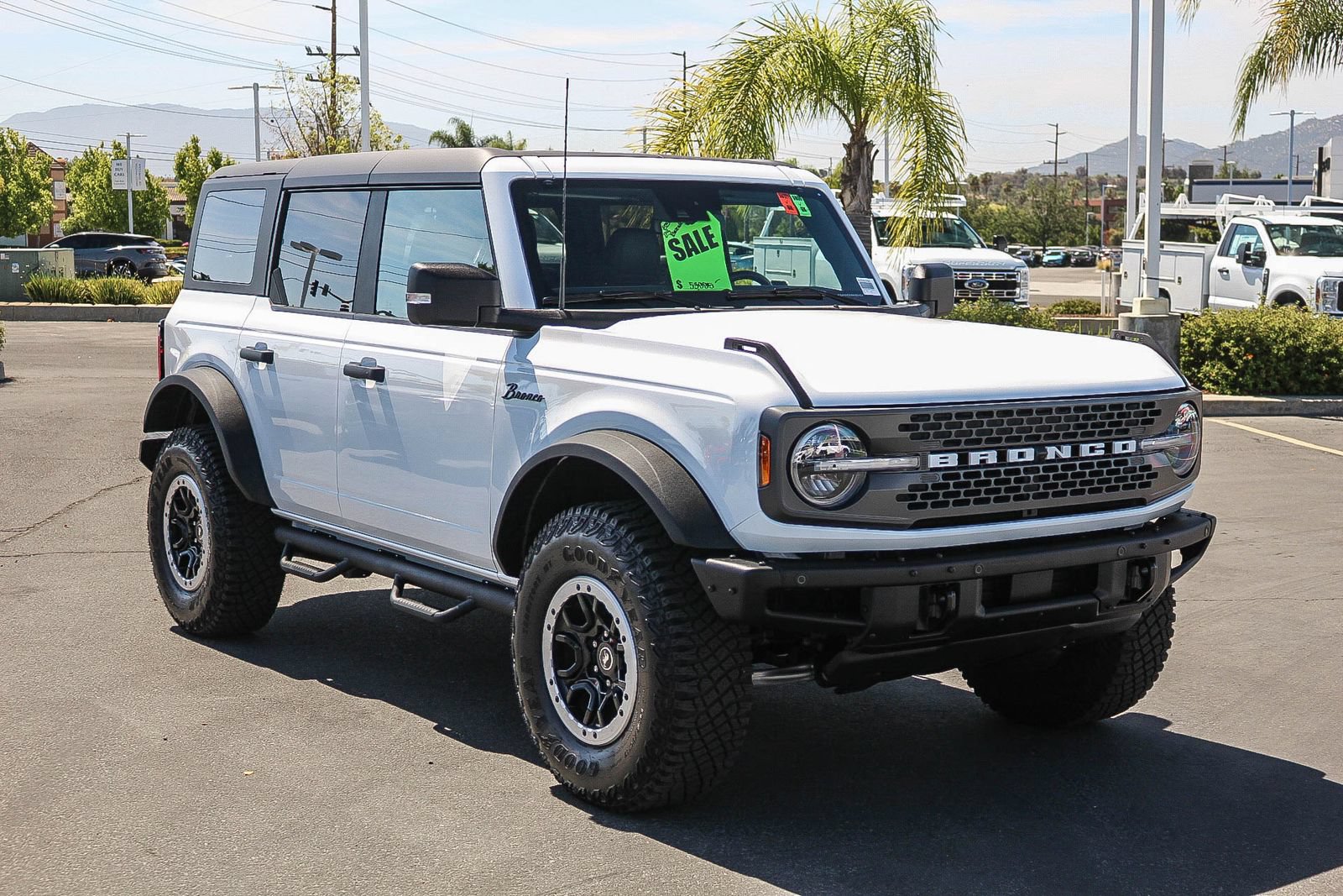 Certified 2023 Ford Bronco Badlands w/ Sasquatch Package AWD/4WD image 3