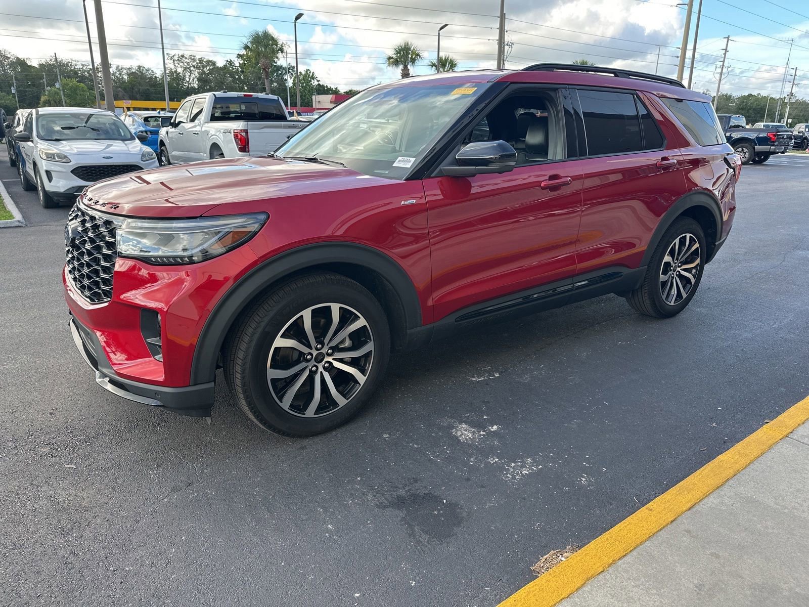Certified 2025 Ford Explorer ST-Line w/ Premium Package RWD image 8