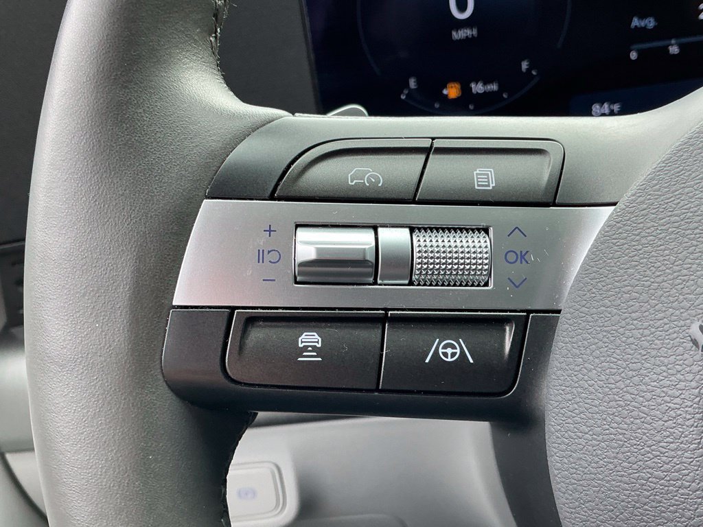 Used 2025 Hyundai Kona Limited FWD image 30