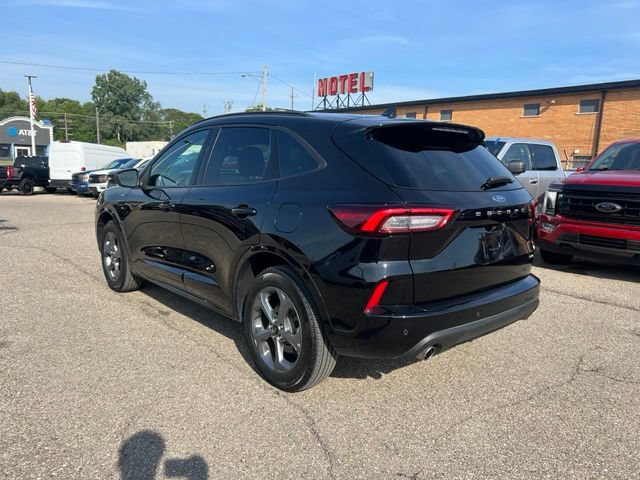 Certified 2024 Ford Escape ST-Line w/ Tech Pack #1 AWD/4WD image 5