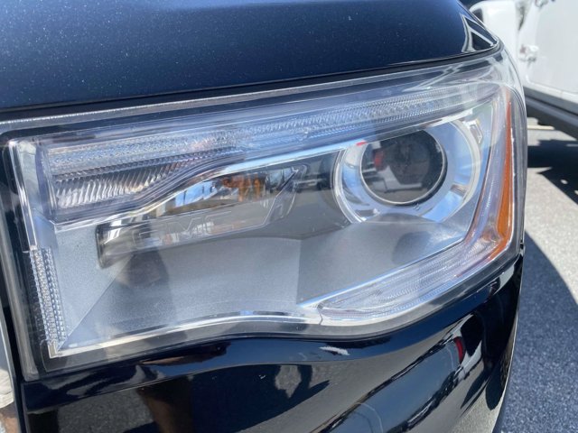 Used 2018 GMC Acadia Denali AWD/4WD image 12