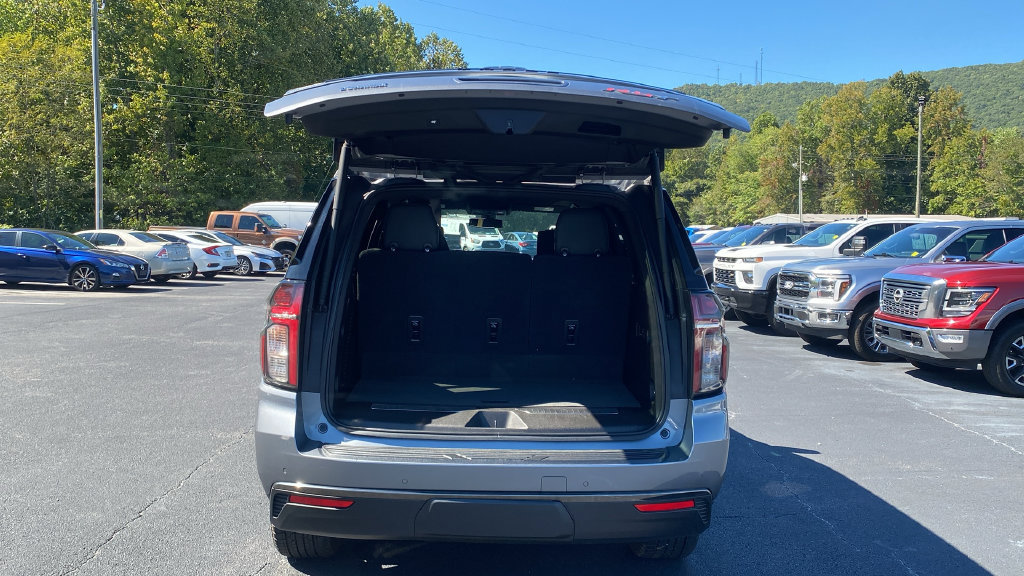 Used 2021 Chevrolet Tahoe RST w/ Luxury Package RWD image 19