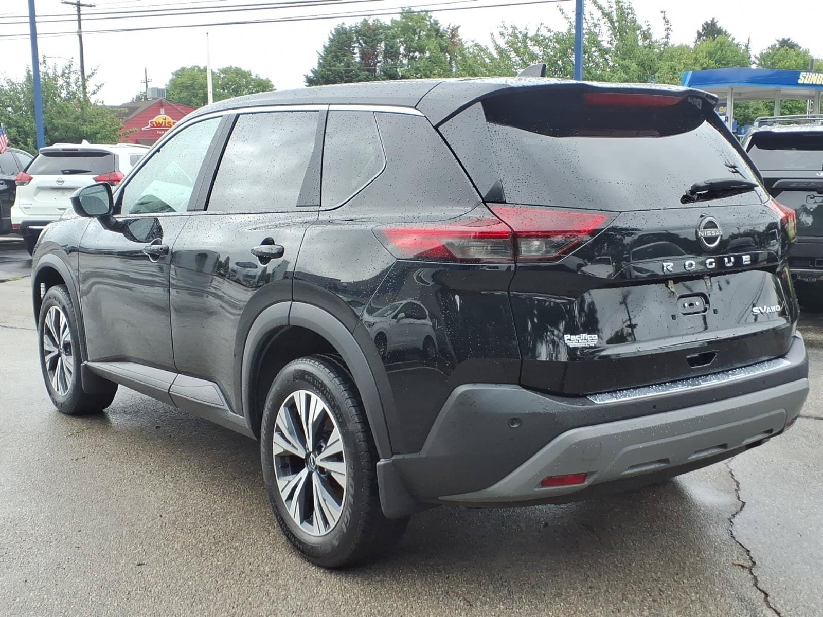 Used 2023 Nissan Rogue SV AWD/4WD image 5