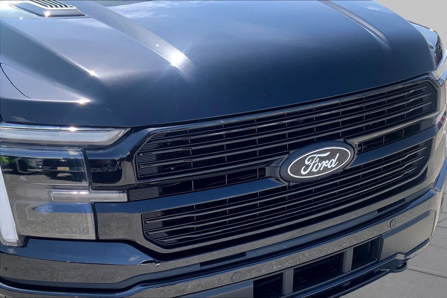 Certified 2025 Ford F150 Platinum AWD/4WD image 30