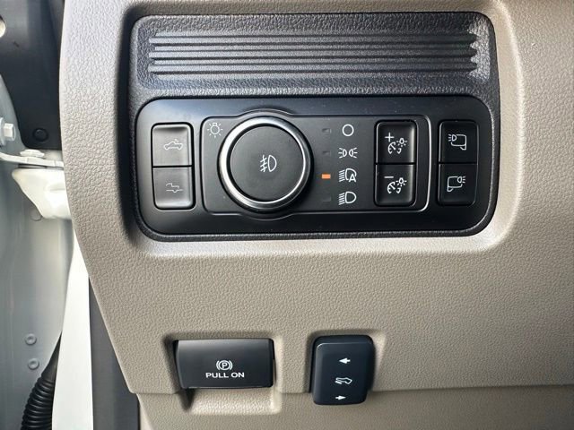 Certified 2025 Ford F350 Platinum w/ Platinum Plus Package image 30