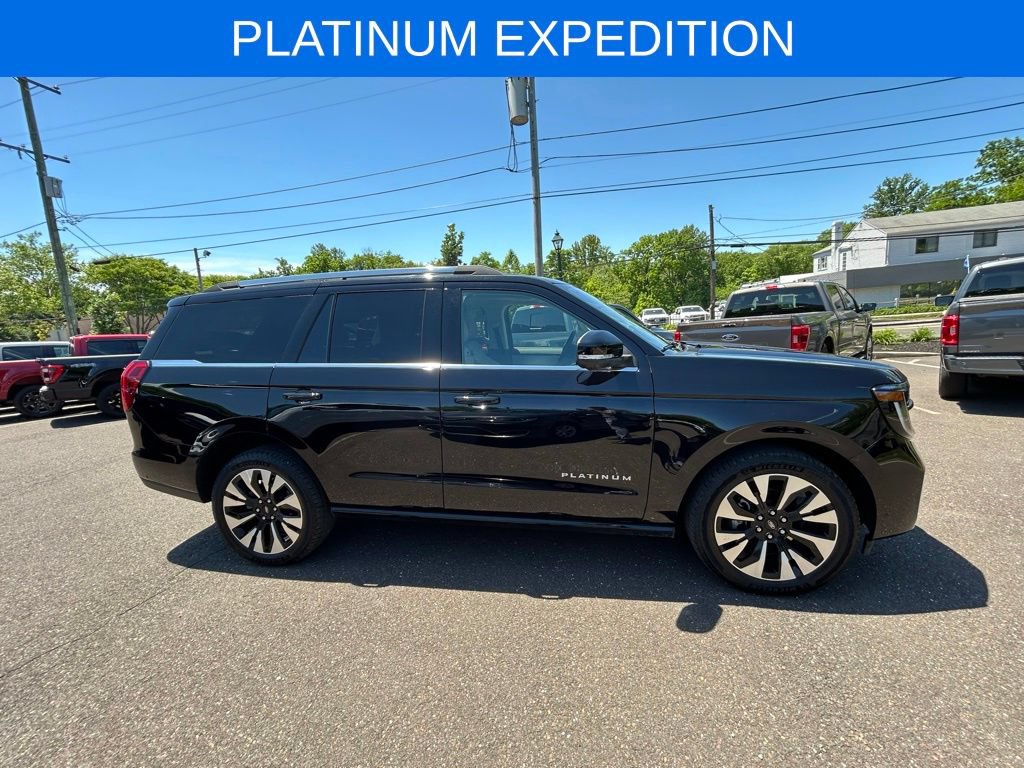 Certified 2025 Ford Expedition Platinum w/ Driver's Package AWD/4WD image 4